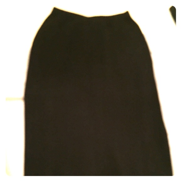 St. John Skirt - Picture 1 of 2